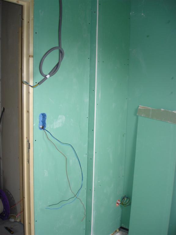 SDB Cloison porteuse radiateur porte serviette